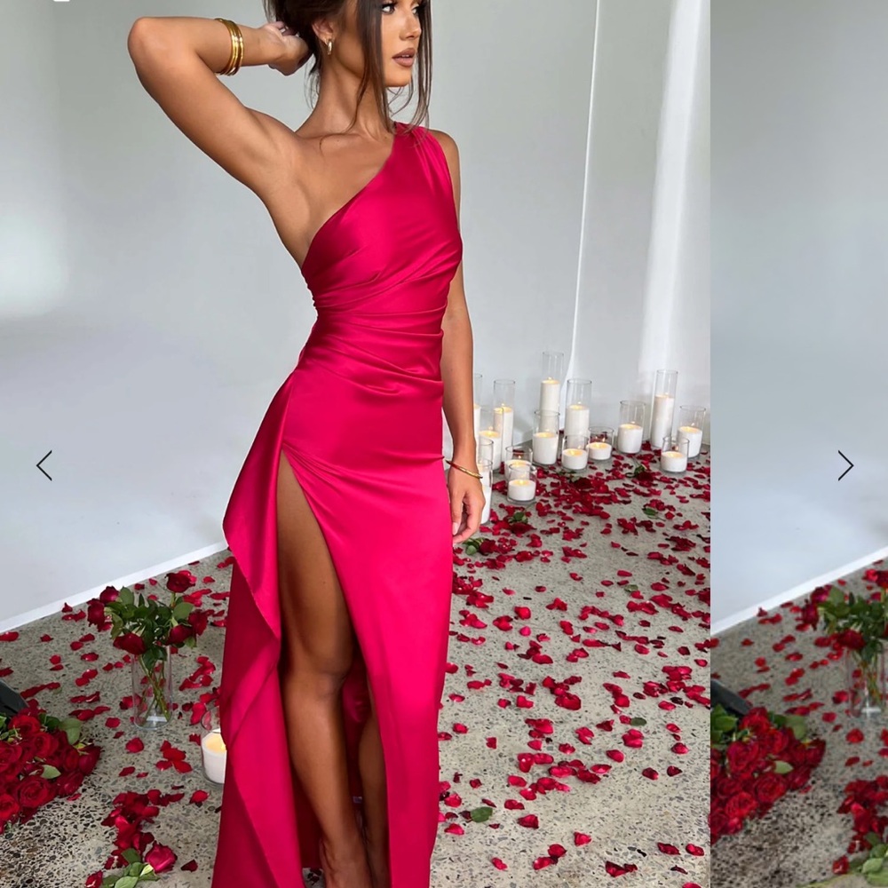 Elegant One-Shoulder Red Evening Dress